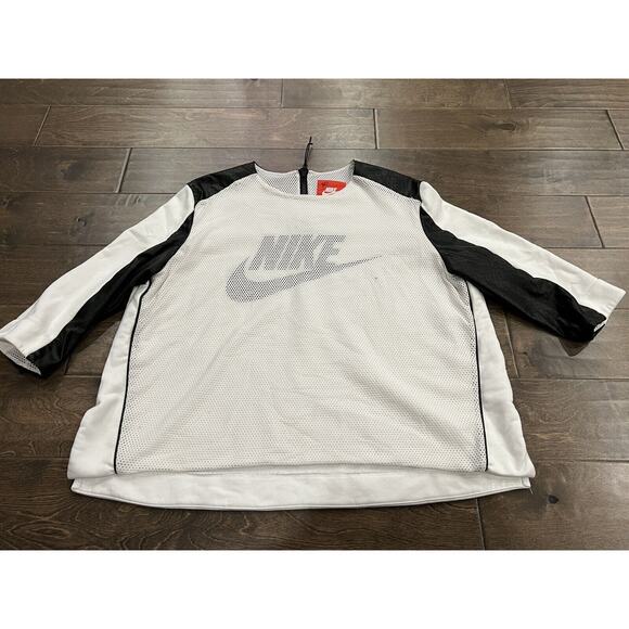 Nike Womens White Black Perforated 3/4 Sleeve Crew Top Size XL 749122-100 $120 - Picture 2 of 12